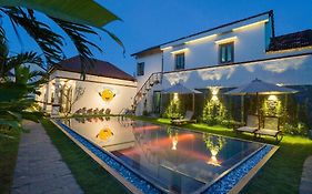 Laughter Garden Villas